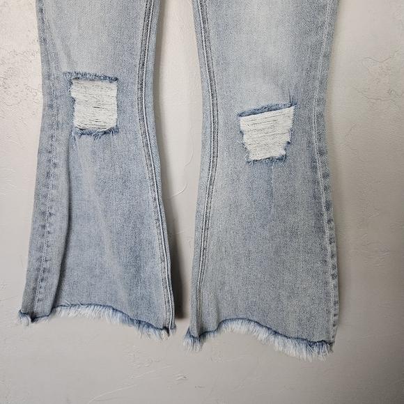 Flying Monkey NWOT Youth Girls 8 Light Wash Denim Flare Jeans Distressed Boho - Picture 4 of 6